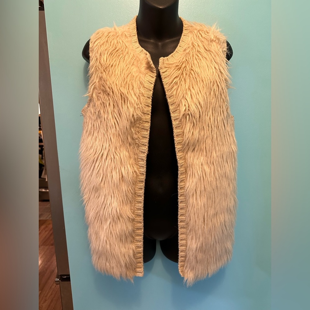Xhilaration fur vest